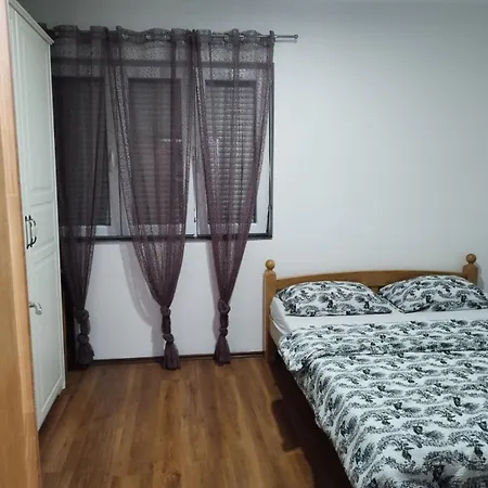 Dadi Apartment *